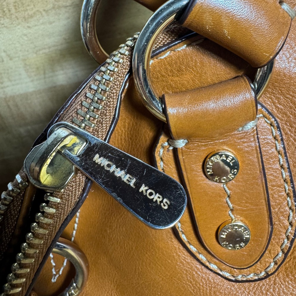 Michael Kors Uptown Astor Brown Leather Studded Satchel Bag Gold Chain Strap - Picture 3 of 8